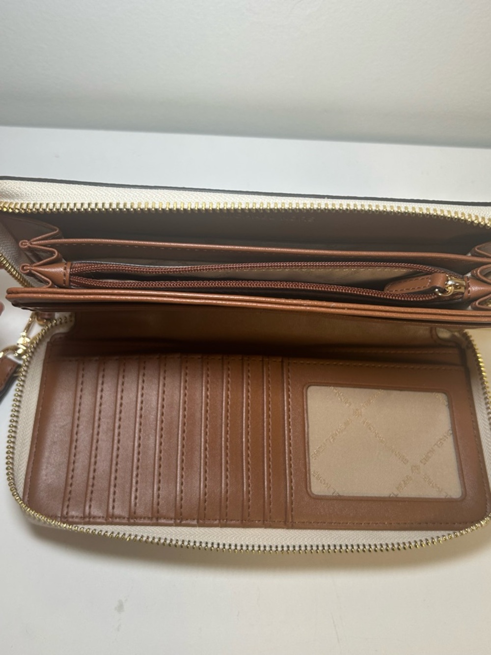 Michael Kors Jet Set Travel Tote + Wristlet Vanilla MK - Picture 11 of 13